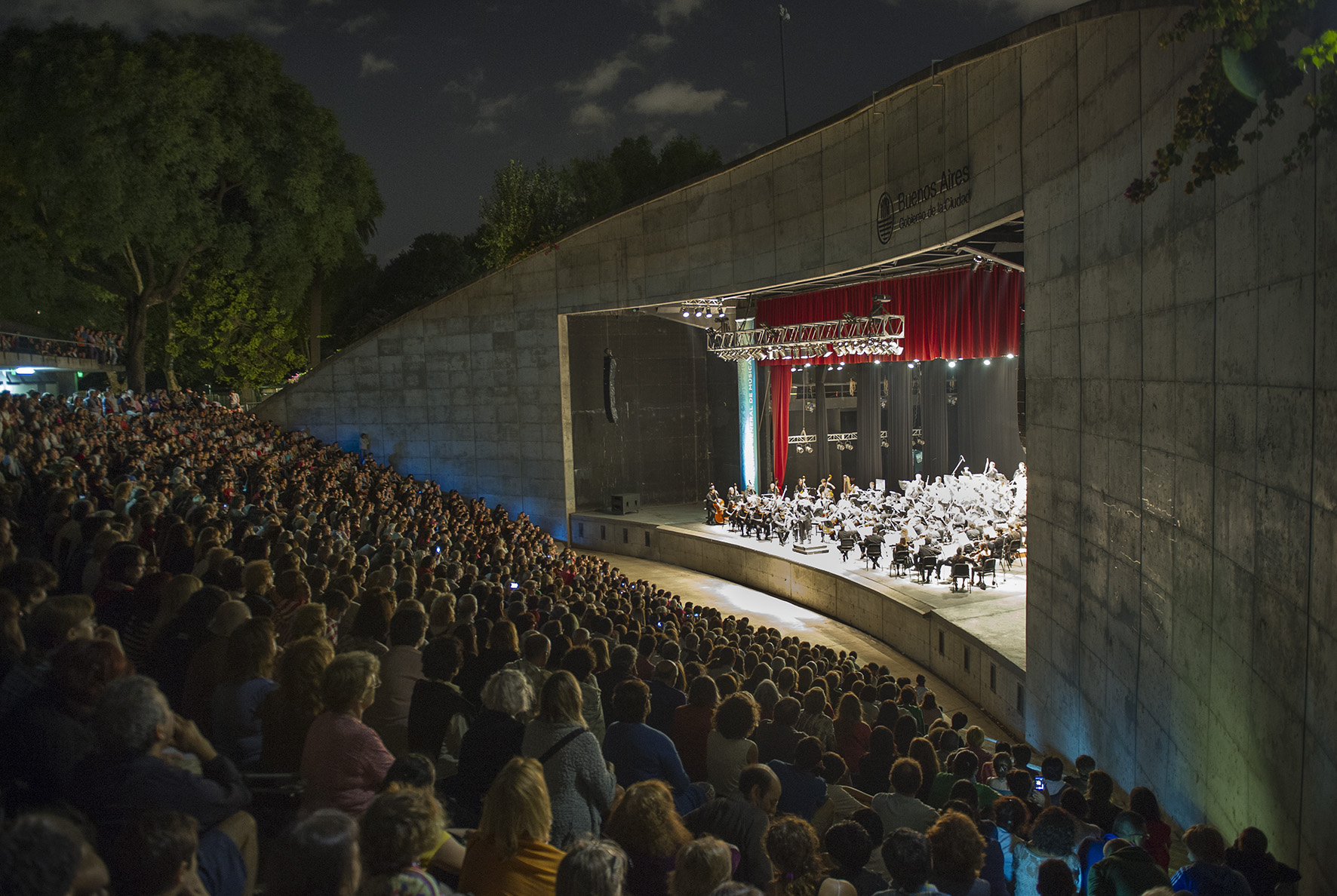 La Orquesta Estable del Teatro Colón ofrecerá un concierto gratuito al aire libre en el Anfiteatro del Parque Centenario
