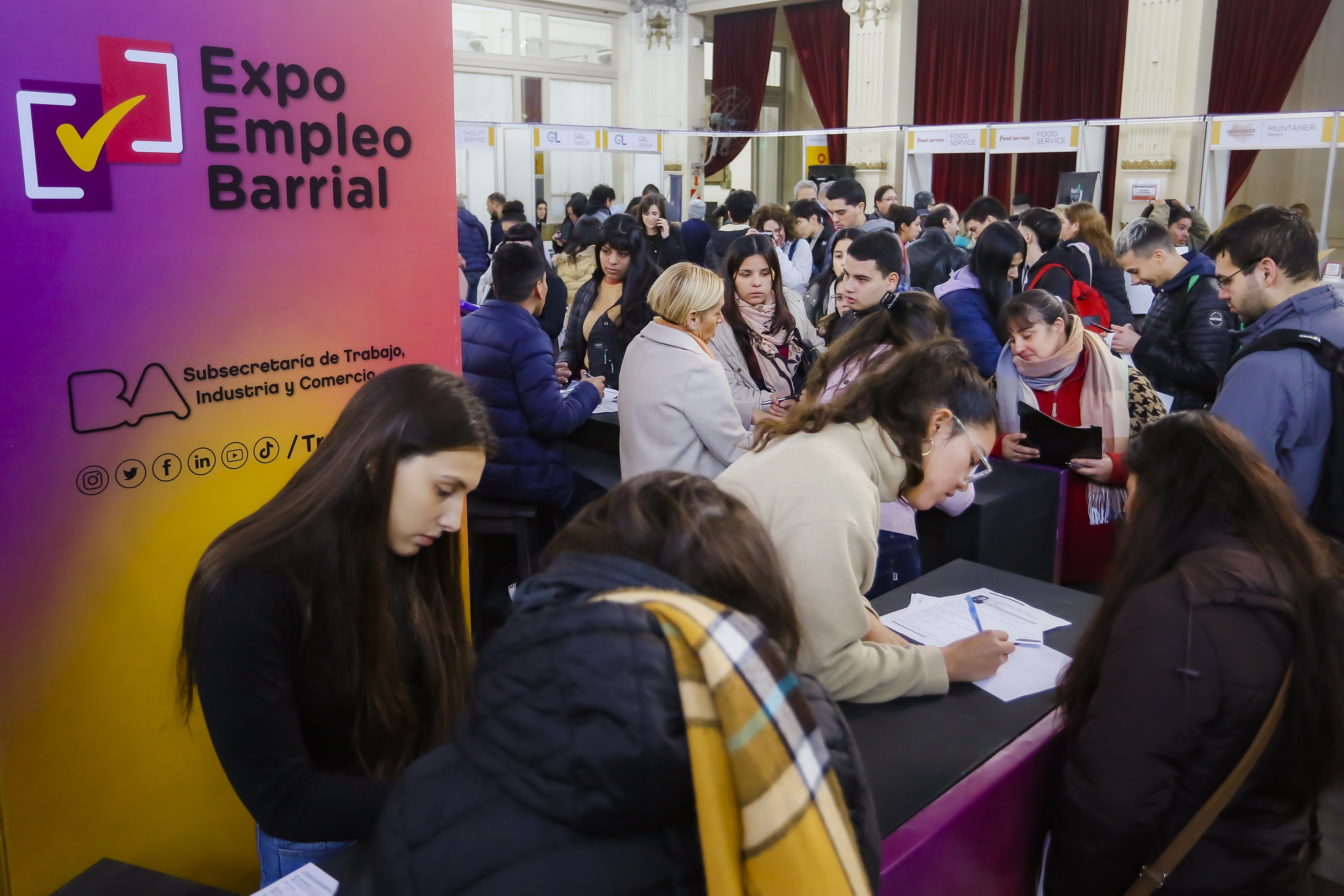 Con más de 300 ofertas laborales, se realizará la sexta edición de Expo Empleo Barrial 