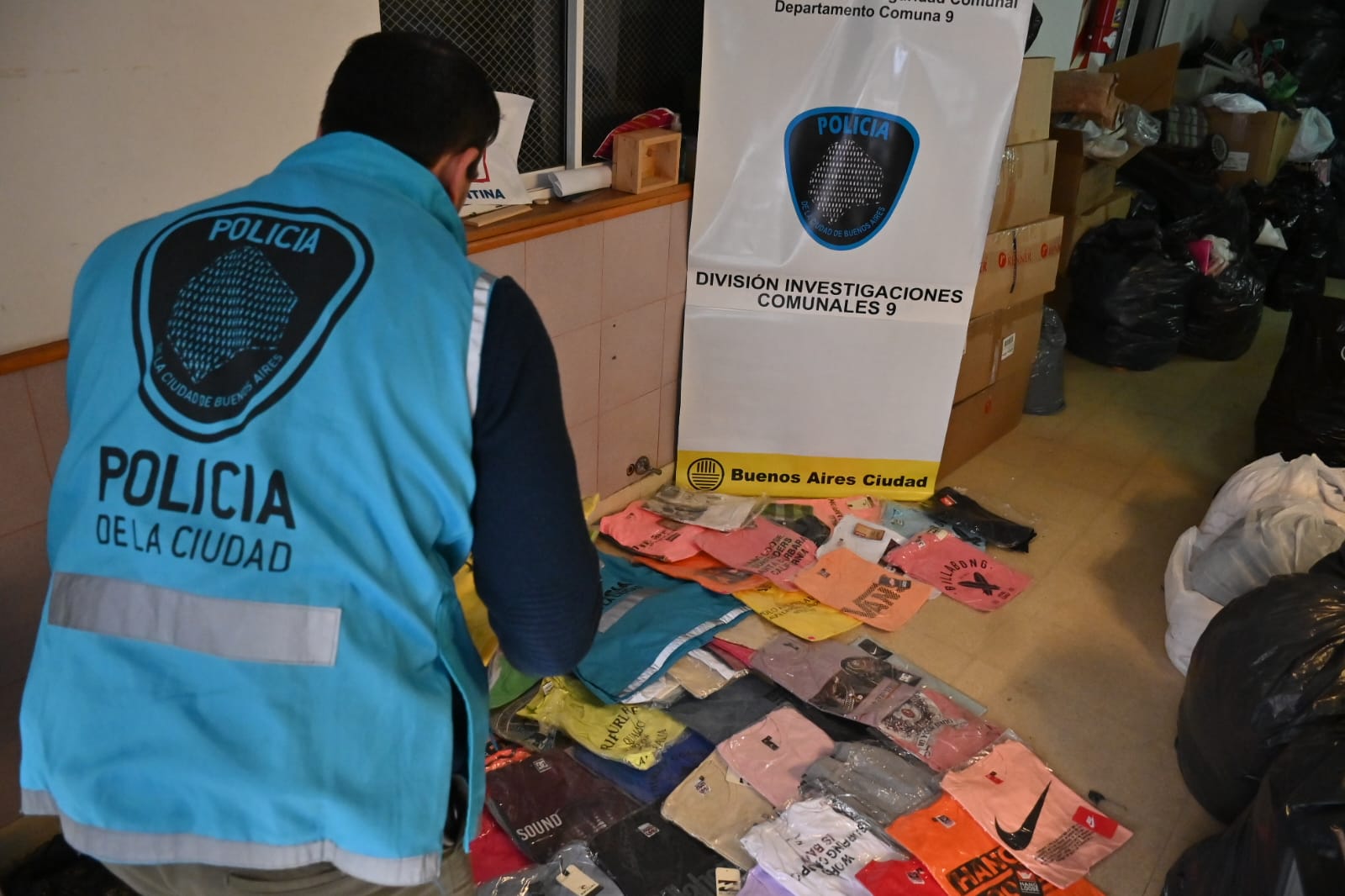 Donación de la Policía de la Ciudad a Cáritas