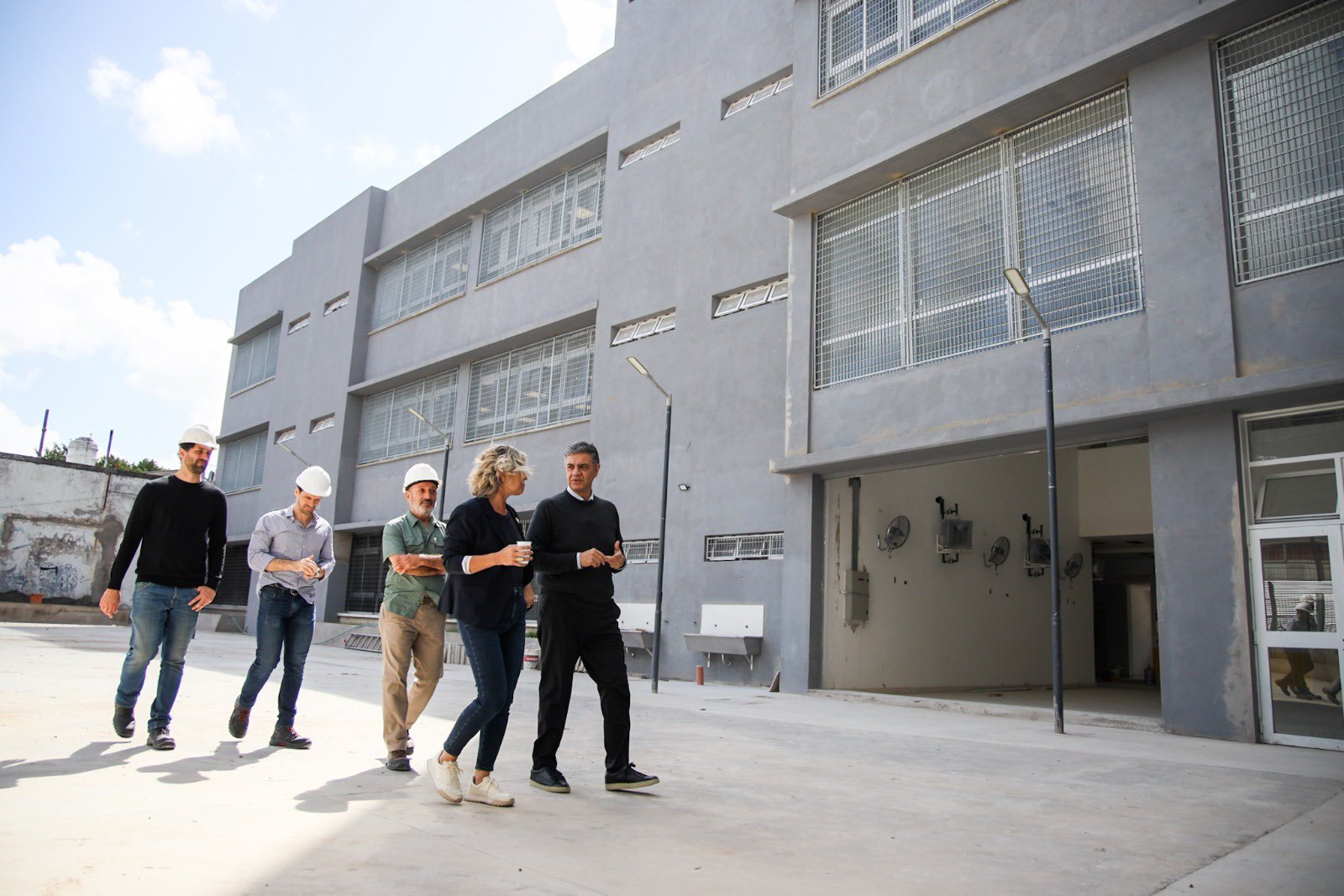 Jorge Macri y Mercedes Miguel recorrieron las obras del edificio de la Escuela de Danzas N.° 2