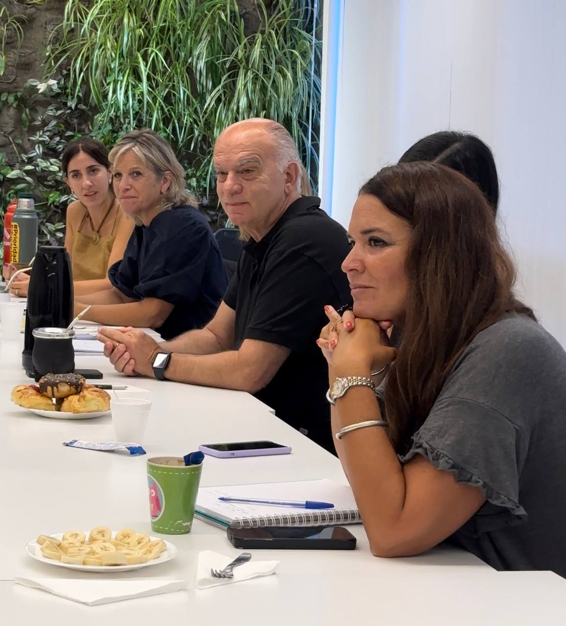 Néstor Grindetti compartió un desayuno con el equipo de Educación de la Ciudad