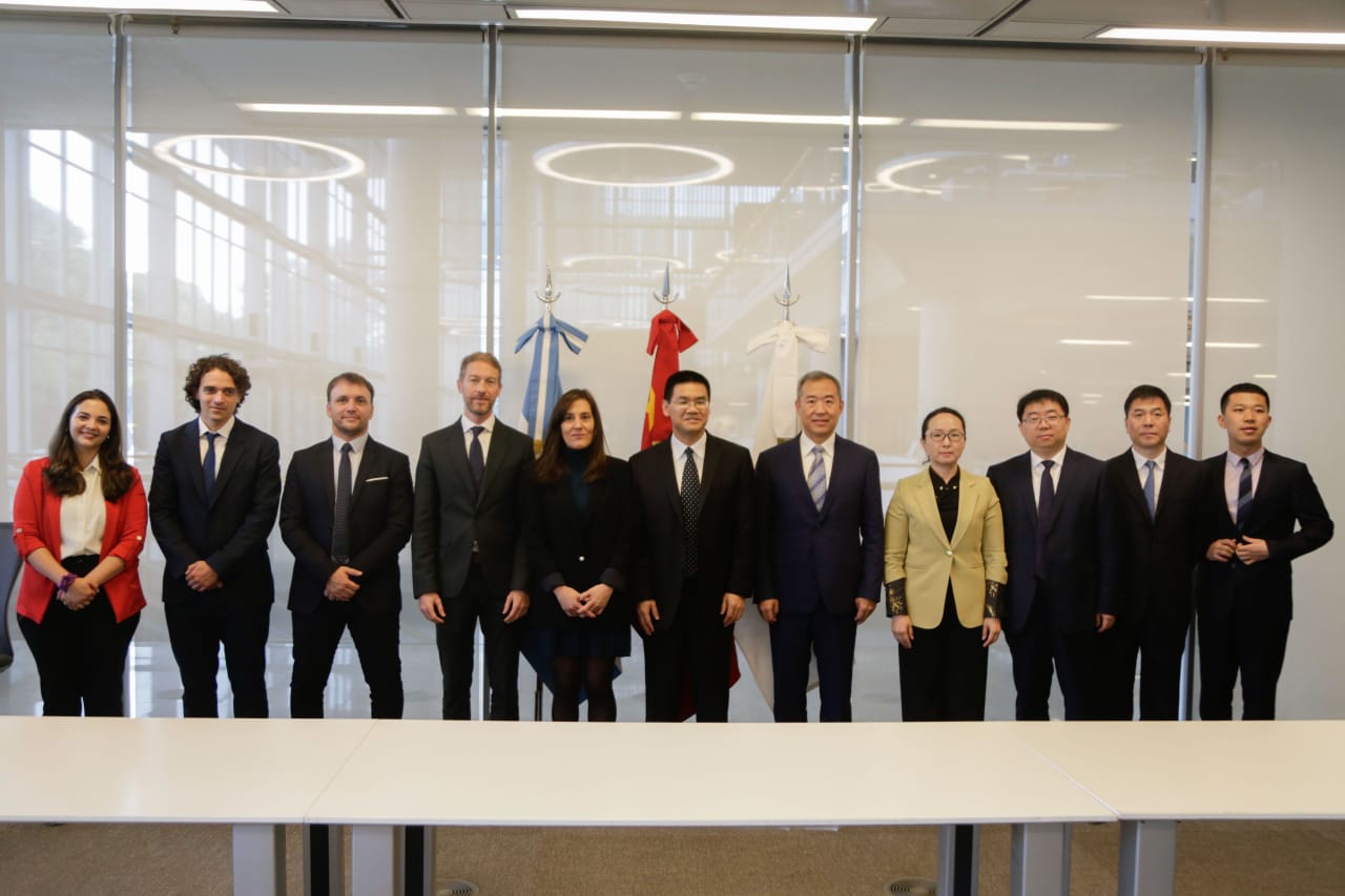 La Secretaría General y de Relaciones Internacionales recibió a una Delegación de Beijing