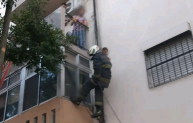 Los Bomberos de la Ciudad salvaron a 14 personas, entre ellas un bebé, de un incendio en Nueva Pompeya