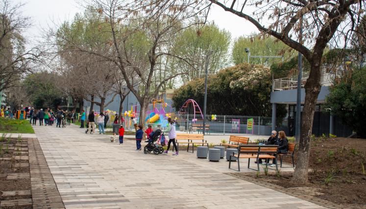 Plaza Ramírez, patio de juegos