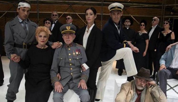 El luto le sienta a Electra. Foto: Complejo Teatral de Buenos Aires.