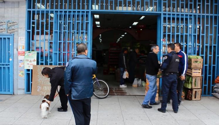 Detienen a los dueños de supermercado Chino por presunto delito de “trata de personas”