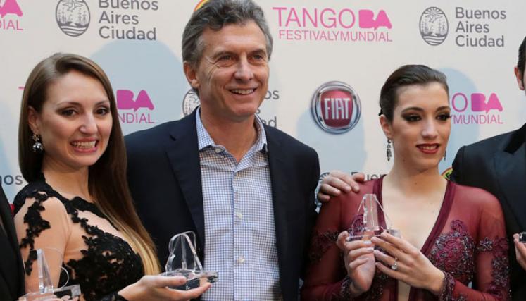 El jefe de Gobierno de la Ciudad de Buenos Aires, Mauricio Macri, recibió en la Usina del Arte a los ganadores de la edición 2014 del Mundial de Tango. Foto: Mariana Sapriza-gv/GCBA.