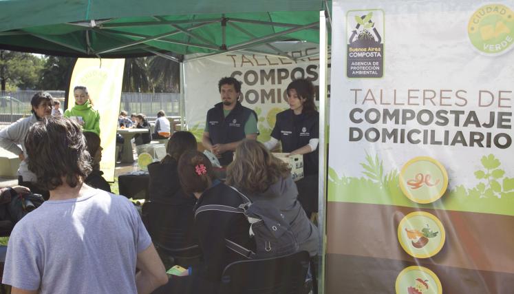 Taller de compostaje en Parque Saavedra