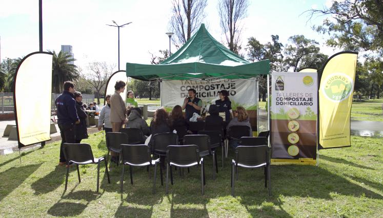 Taller de compostaje en Parque Saavedra
