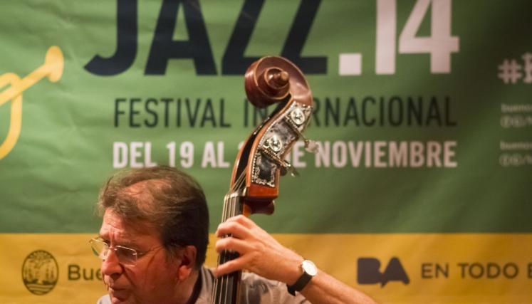 Suena jazz en la Ciudad. Peter Rom (AUSTRIA), Martin Eberle (AUSTRIA) & César López (CUBA) + Horacio Fumero & Pepo Bianucci (ARGENTINA) en Café Vinilo. Foto: Festivales/GCBA.