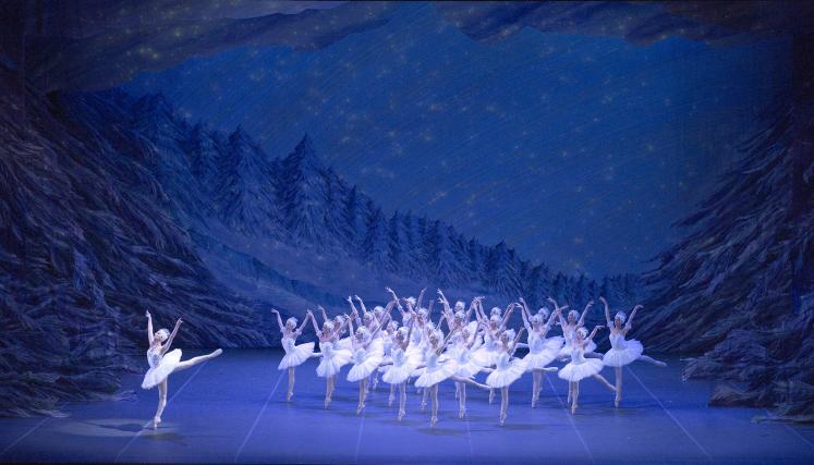 La clásica fantasía navideña de El Cascanueces es el cierre de temporada del Ballet Estable del Teatro Colón. Foto: Prensa Teatro Colón/Arnaldo Colombaroli.