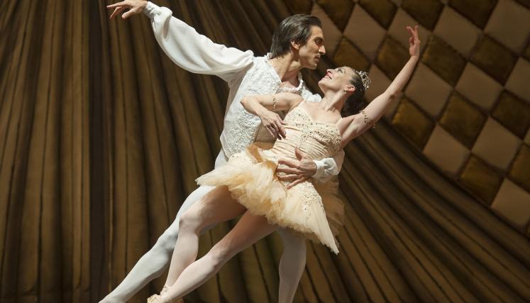La clásica fantasía navideña de El Cascanueces es el cierre de temporada del Ballet Estable del Teatro Colón. Foto: Prensa Teatro Colón/Máximo Parpagnoli .