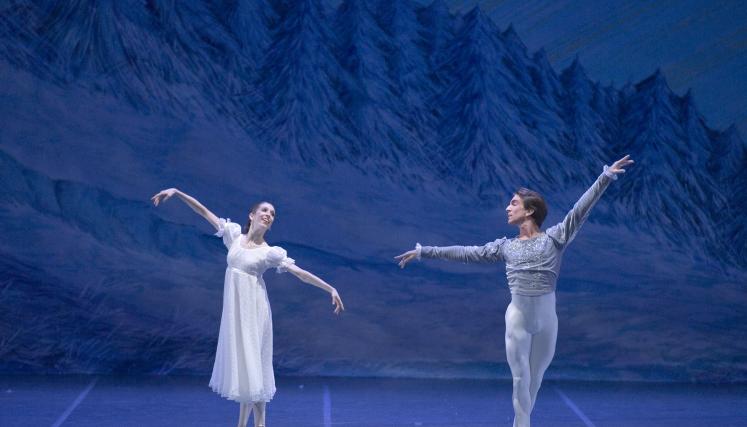La clásica fantasía navideña de El Cascanueces es el cierre de temporada del Ballet Estable del Teatro Colón. Foto: Prensa Teatro Colón/Arnaldo Colombaroli.
