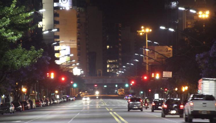 Nuevas luminarias LED en la avenida Del Libertador