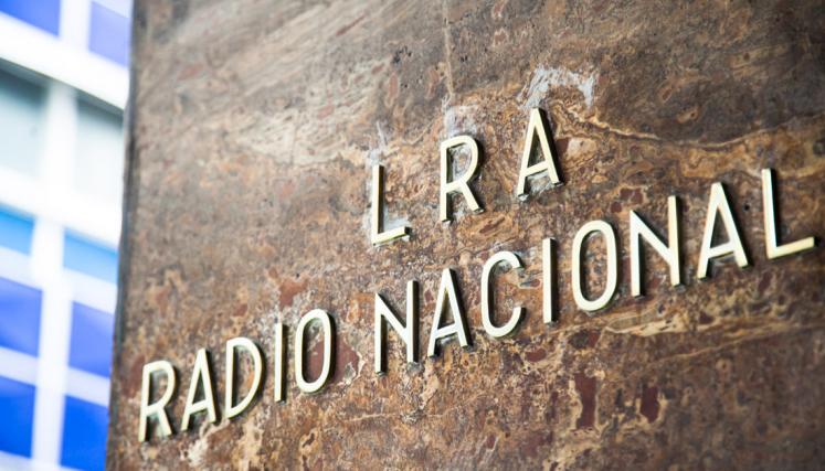 Radio El Mundo tuvo el primer edificio para albergar una emisora, en Maipú 555. Foto: Estrella Herrera.