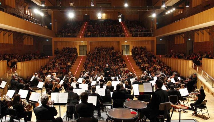 La Orquesta Filarmónica se presenta gratis en la Usina del Arte. Foto del Teatro Colón.