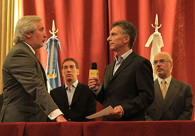 El jefe de Gobierno, Mauricio Macri, tom juramento a Julio Conte Grand como nuevo Procurador de la Ciudad de Buenos Aires, en un acto realizado en el Saln Dorado de la Casa de la Cultura. Foto Mara Ins Ghiglione-gv/GCBA.