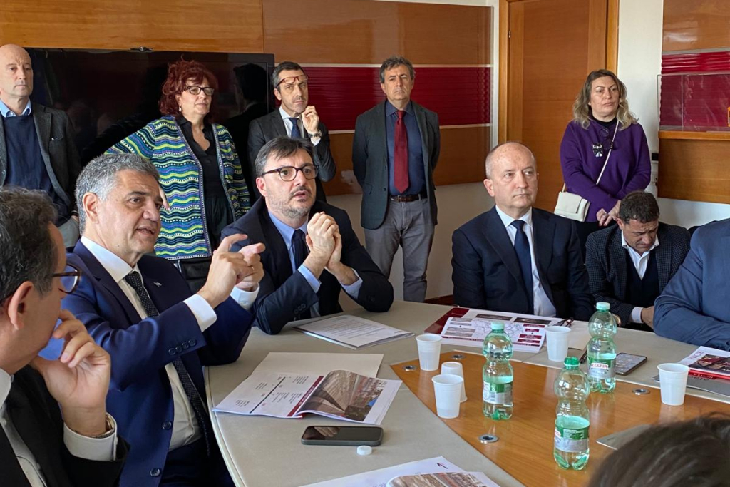 El Jefe de Gobierno, Jorge Macri, se reunió con autoridades de Transporte de Roma y analizaron los proyectos de tranvías y buses eléctricos