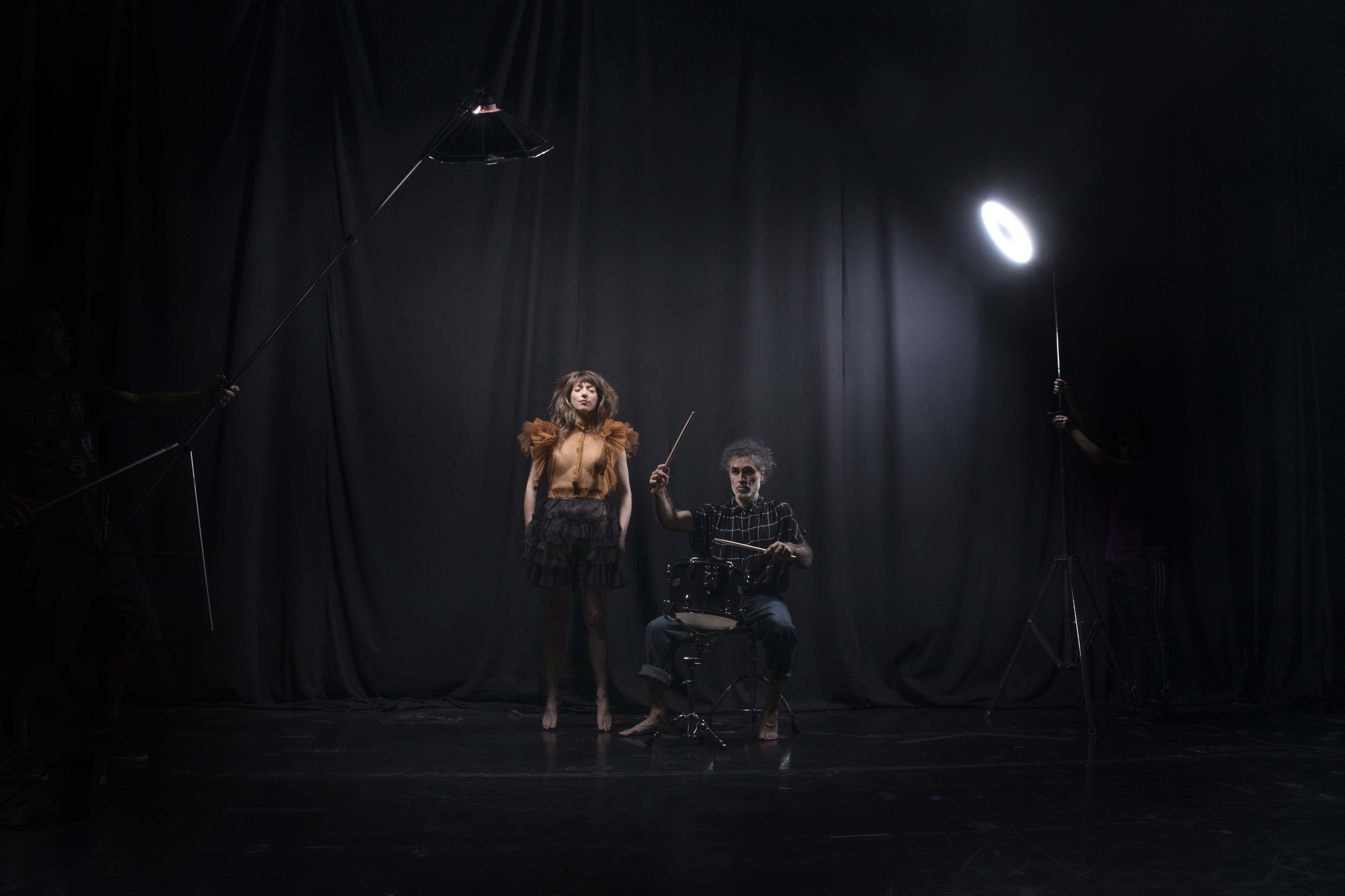 A Un Paso Del Tiempo x Nora Lezano - Irene Goldszer