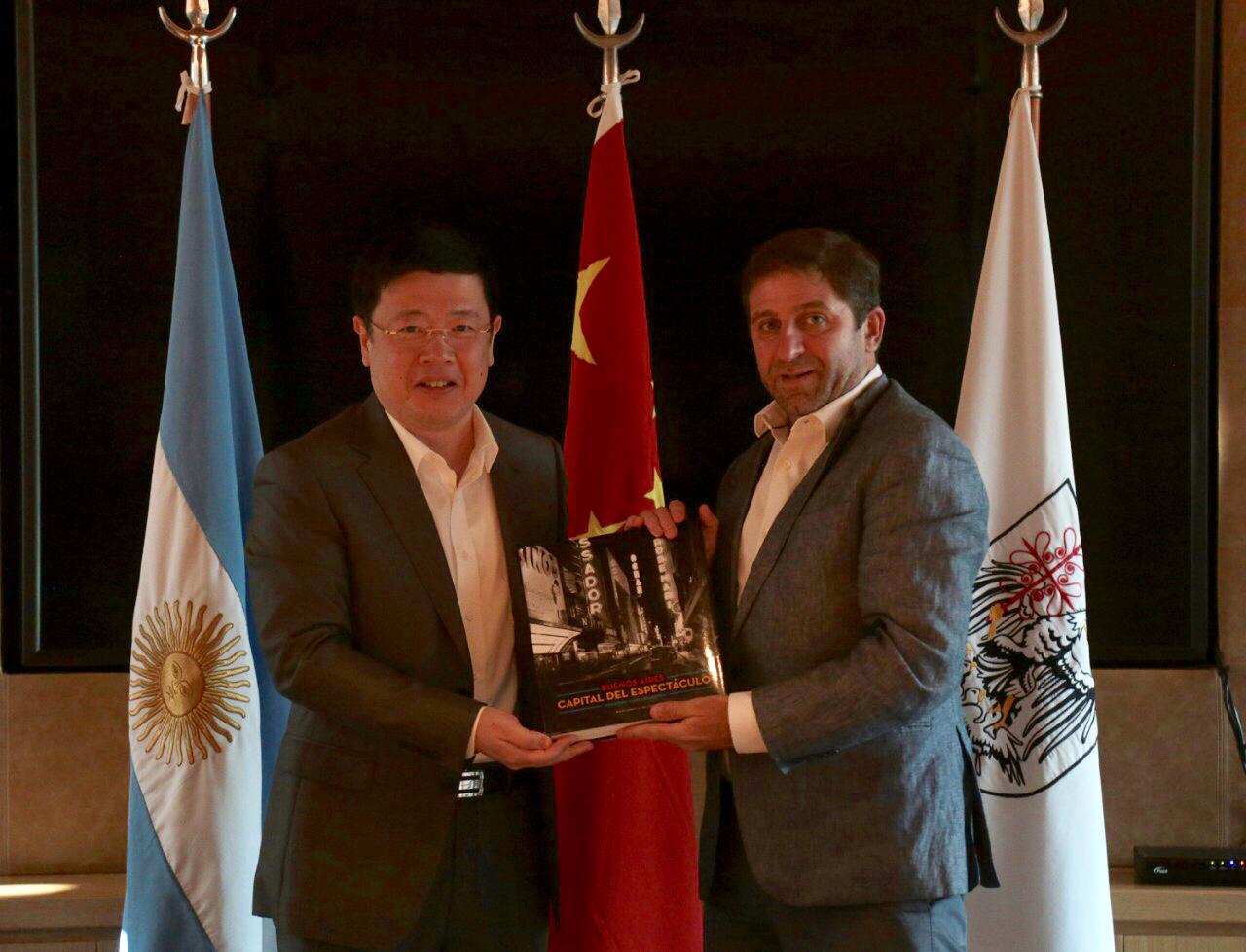 Fernando Straface recibió al nuevo Embajador de China