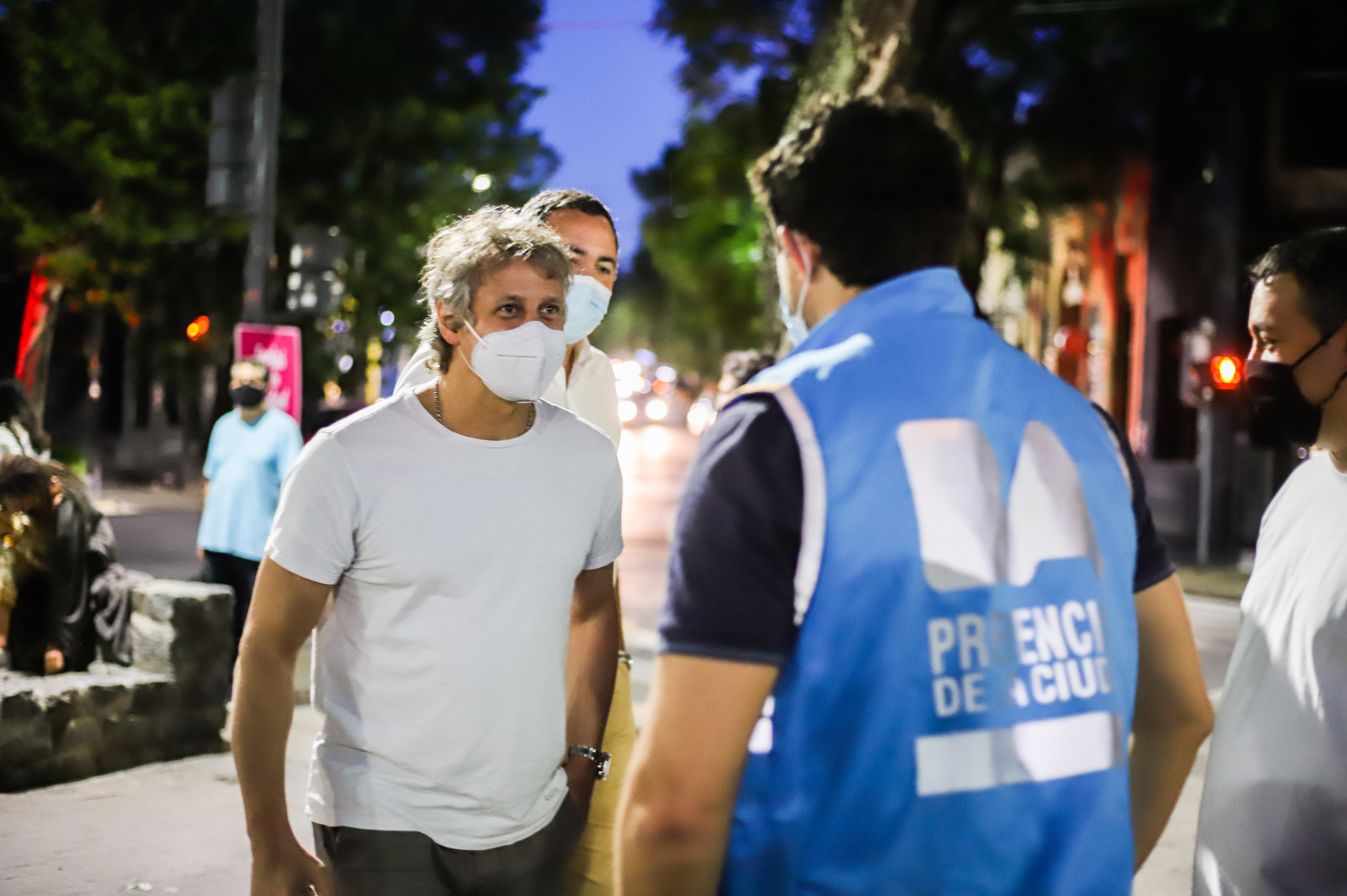 Coronavirus: Felipe Miguel supervisó los operativos nocturnos en la zona de Plaza Serrano