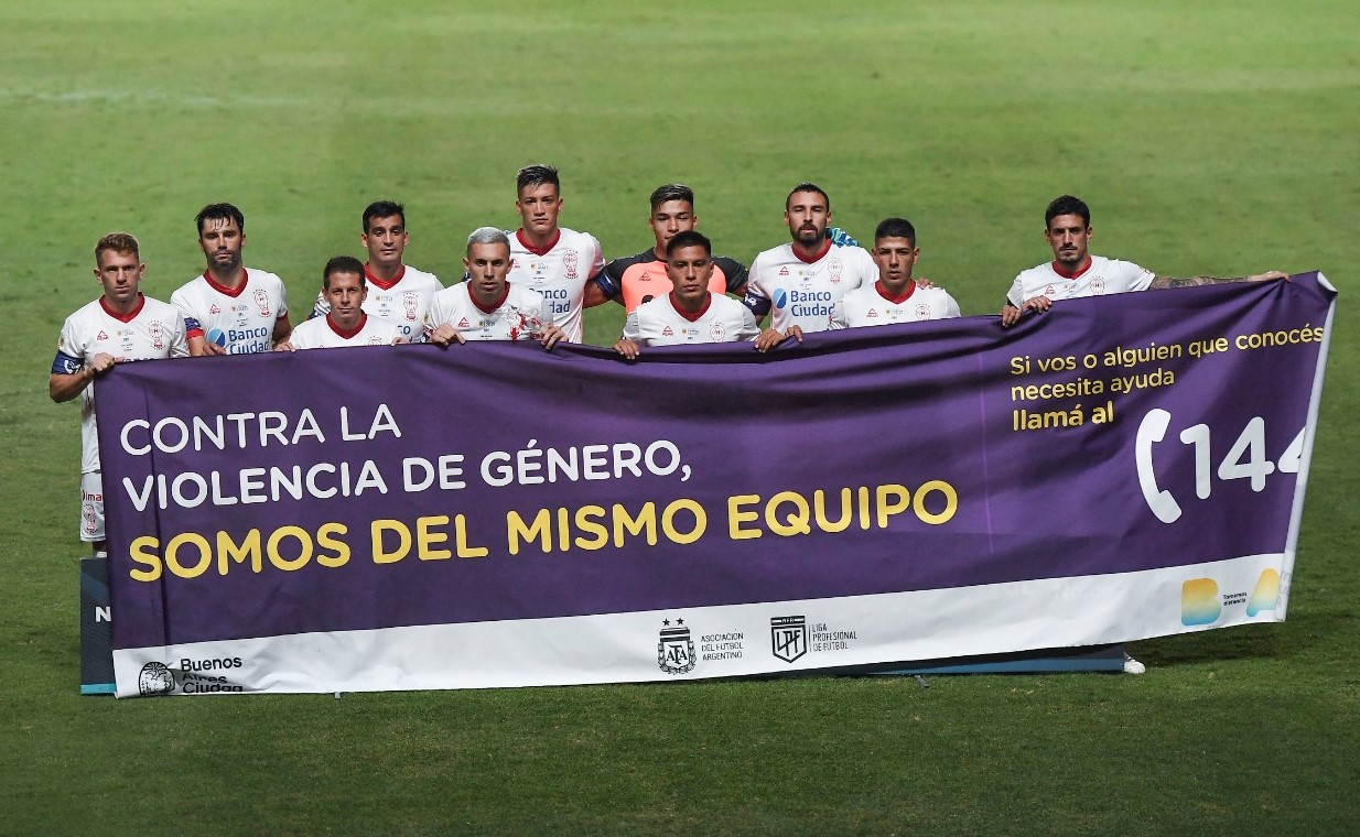 Cómo fue la campaña contra la violencia de género en las canchas de fútbol