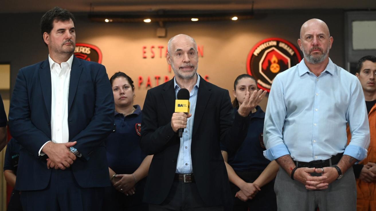 Rodríguez Larreta reconoció a bomberos que le salvaron la vida a una nena
