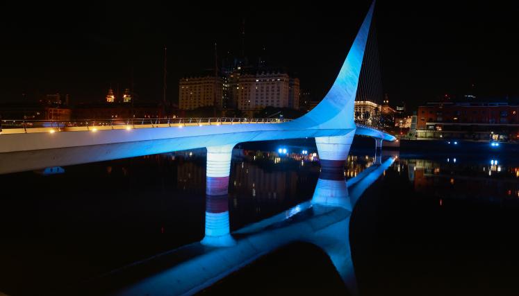 puente-de-la-mujer-azul-turquesa.jpg