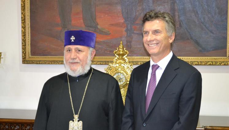 El jefe de Gobierno de la Ciudad de Buenos Aires, Mauricio Macri, en su visita oficial a Armenia, junto a Su Santidad  Karekin II.