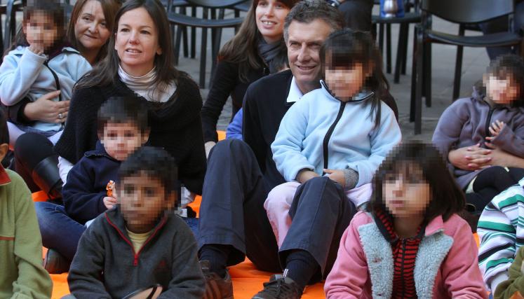 El jefe de Gobierno de la Ciudad de Buenos Aires, Mauricio Macri junto a la Ministra de Desarrollo Social, Carolina Stanley visitaron el Nuestra Señora del Valle.  Foto: Mónica Martínez/GCBA.