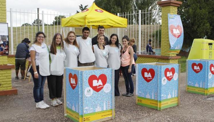 Con la presencia de 24 voluntarios, se recolectaron más de 6.900 donaciones. Foto: Construcción Ciudadana y Cambio Cultural GCBA