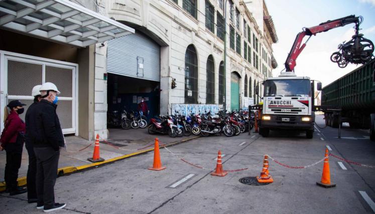 La Ciudad supervisó el funcionamiento del programa de compactación de motos secuestradas
