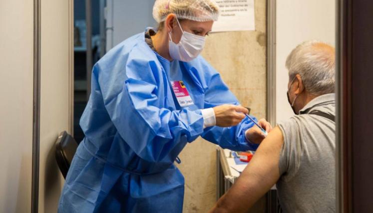 Covid: la Ciudad comenzó hoy a vacunar a adultos mayores de entre 60 y 64 años. Foto GCBA