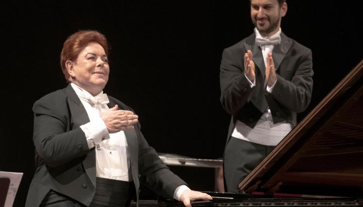 El pianista Bruno Gelber se presentará junto a la Orquesta Filarmónica en el Teatro Colón. Foto de Arnaldo Colombaroli/Teatro Colón